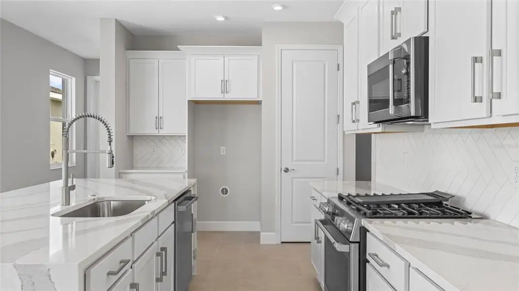Furnished interior view inside a new home in Cresswind at Hammock Oaks, Lady Lake (Image 7).