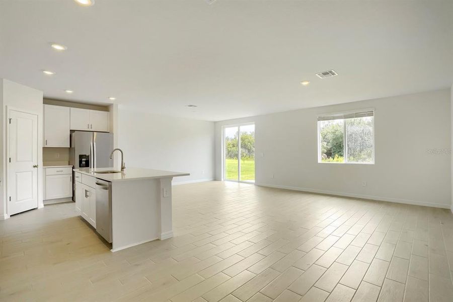Spacious, unfurnished interior of a new home in Salt Meadows - Classic Series, Parrish (Image 29).