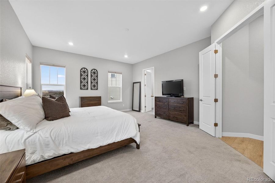 Furnished interior view inside a new home in Macanta: The Legends Collection, Castle Rock (Image 17). Furnished interior view inside a new home in Macanta: The Legends Collection, Castle Rock (Image 17).