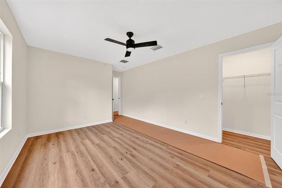 Spacious, unfurnished interior of a new home in , Leesburg (Image 38).