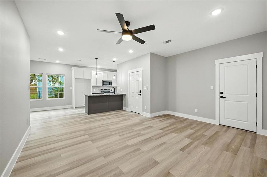 Spacious, unfurnished interior of a new home in , Pottsboro (Image 18).