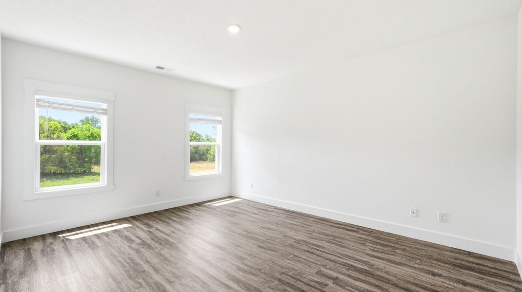 Spacious, unfurnished interior of a new home in Fieldcrest Acres, Blountville (Image 36).