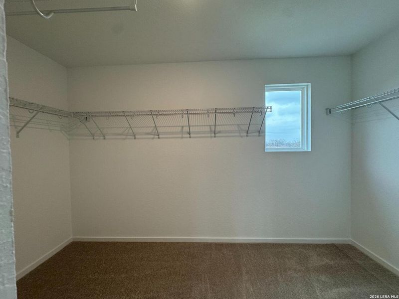 Spacious, unfurnished interior of a new home in Hennersby Hollow, San Antonio (Image 14). Spacious, unfurnished interior of a new home in Hennersby Hollow, San Antonio (Image 14).