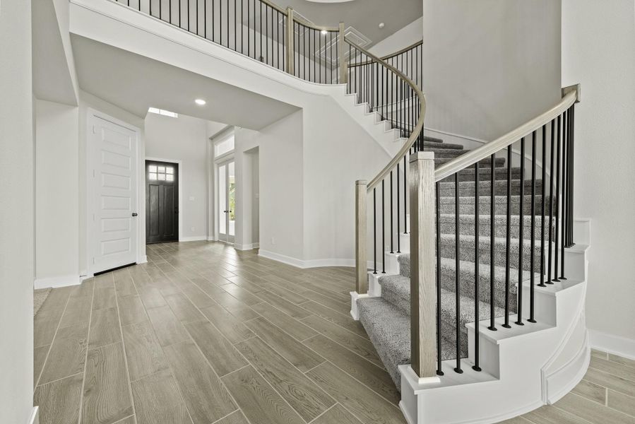 Representative image. Features, selections, and colors may vary. Representative image. Features, selections, and colors may vary.