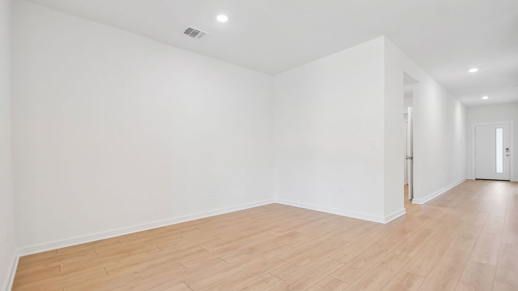 Spacious, unfurnished interior of a new home in Trails at Wildhorse, Austin (Image 17).