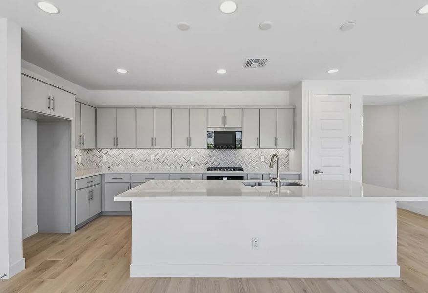 Kitchen - 7 of 14