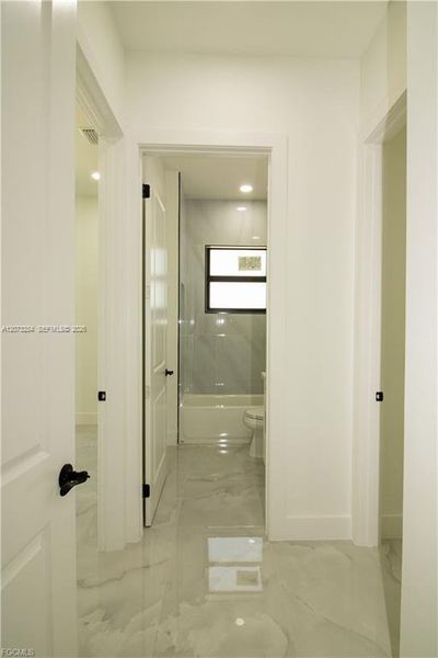 Spacious, unfurnished interior of a new home in , Lehigh Acres (Image 24).