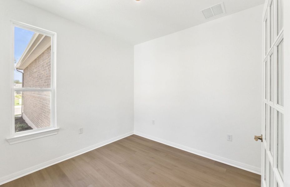 Spacious, unfurnished interior of a new home in Sun City Texas, Georgetown (Image 38). Spacious, unfurnished interior of a new home in Sun City Texas, Georgetown (Image 38).