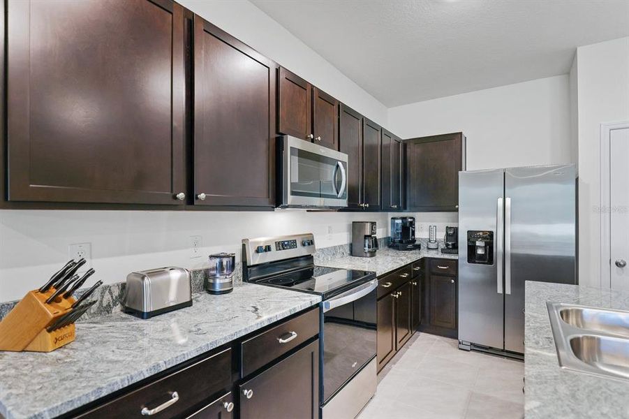 Furnished interior view inside a new home in , Apollo Beach (Image 13).