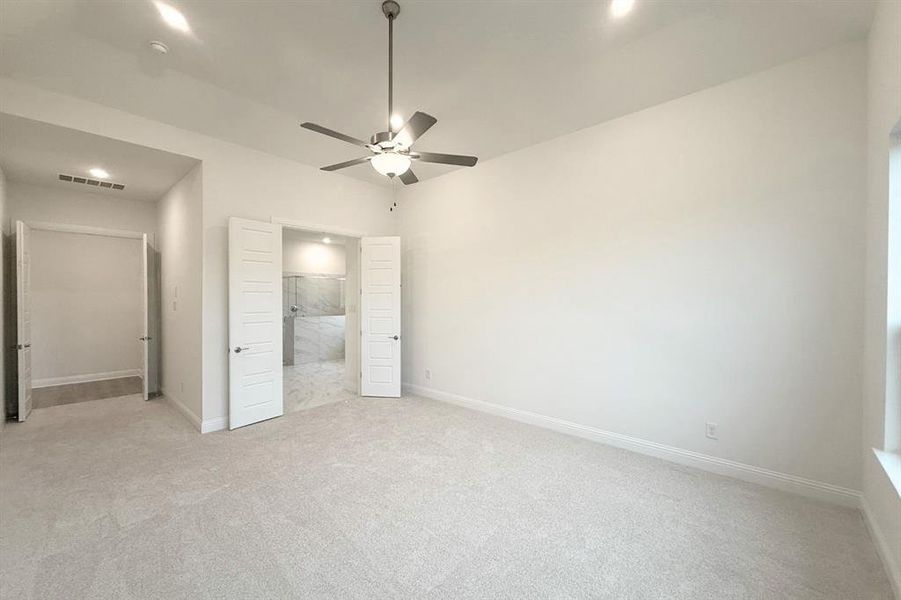 Spacious, unfurnished interior of a new home in Ridge Park Estates, Royse City (Image 15).