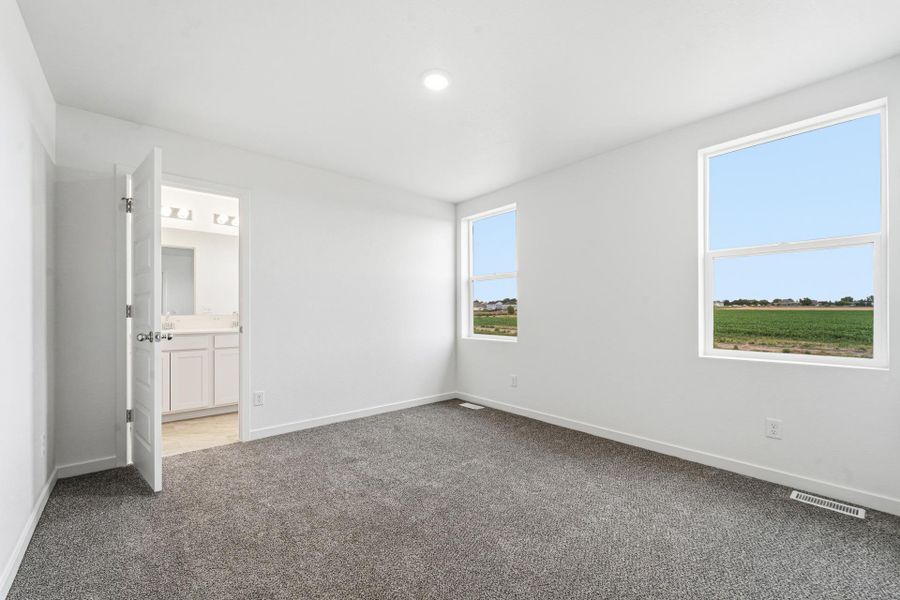 Spacious, unfurnished interior of a new home in Granary, Johnstown (Image 26).