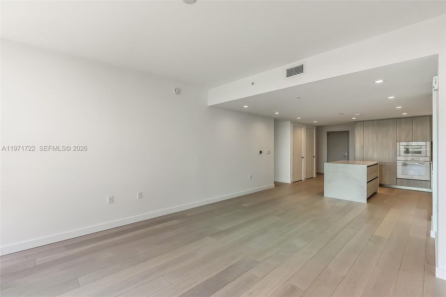 Spacious, unfurnished interior of a new home in , Bay Harbor Islands (Image 14).