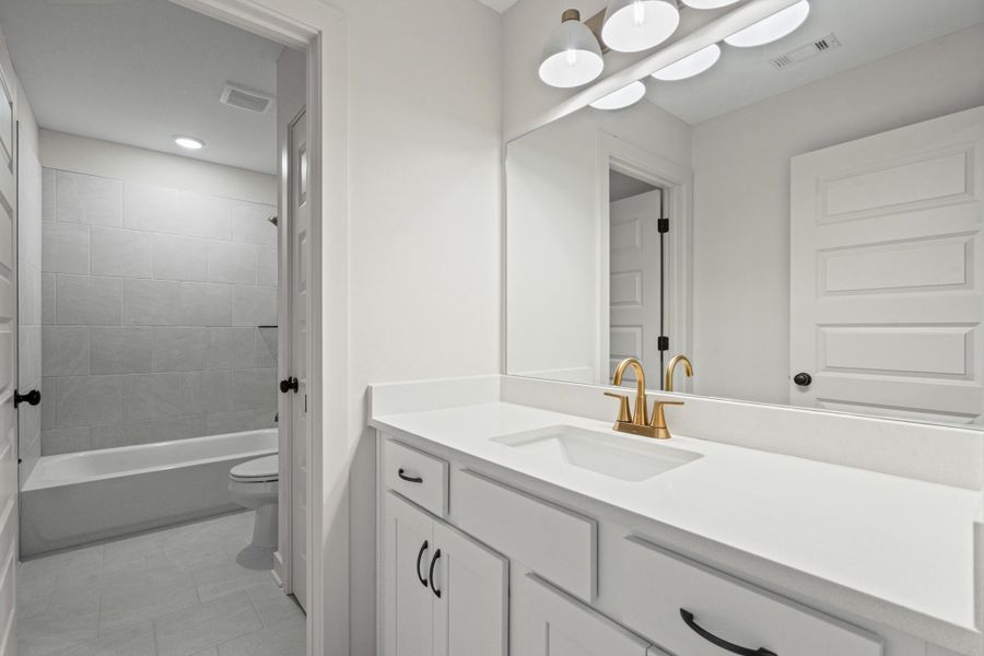 Furnished interior view inside a new home in White Oak, Arlington (Image 12).
