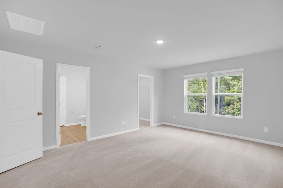 Spacious, unfurnished interior of a new home in Bradford Pointe, Summerville (Image 44).