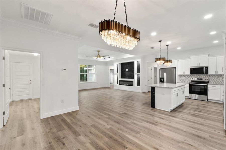 Spacious, unfurnished interior of a new home in , Dunnellon (Image 26).