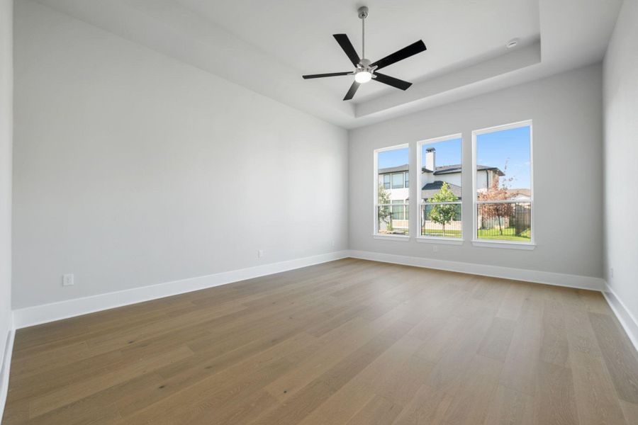 Spacious, unfurnished interior of a new home in Rough Hollow - Las Brisas, Austin (Image 14). Spacious, unfurnished interior of a new home in Rough Hollow - Las Brisas, Austin (Image 14).