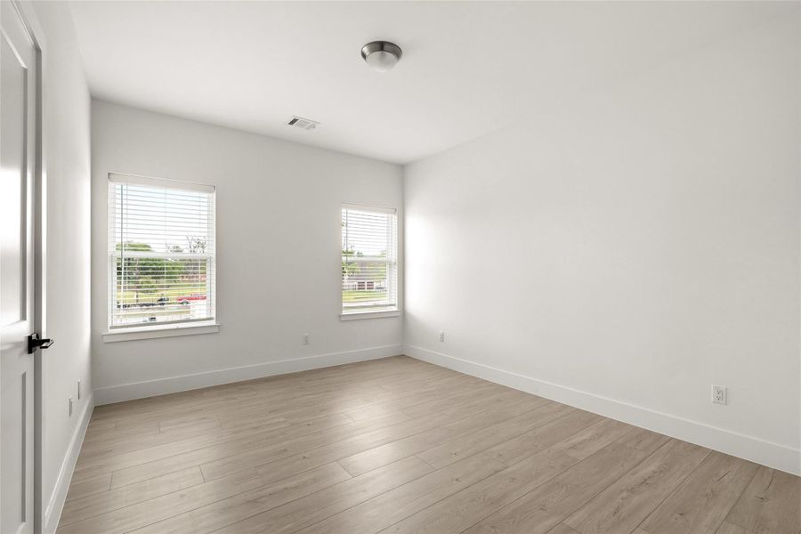 Spacious, unfurnished interior of a new home in , Houston (Image 17).