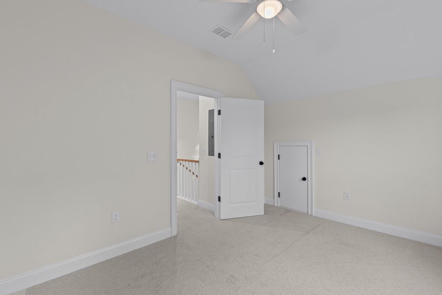 Spacious, unfurnished interior of a new home in , Charleston (Image 15).