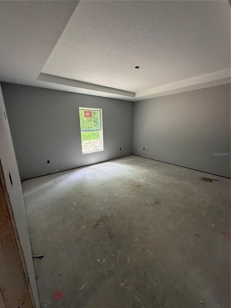 Spacious, unfurnished interior of a new home in , Dunnellon (Image 13).