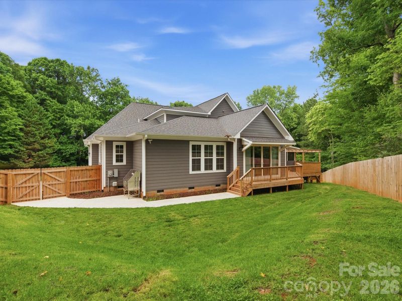 Exterior details and patio area of a home in , Waxhaw (Image 4).