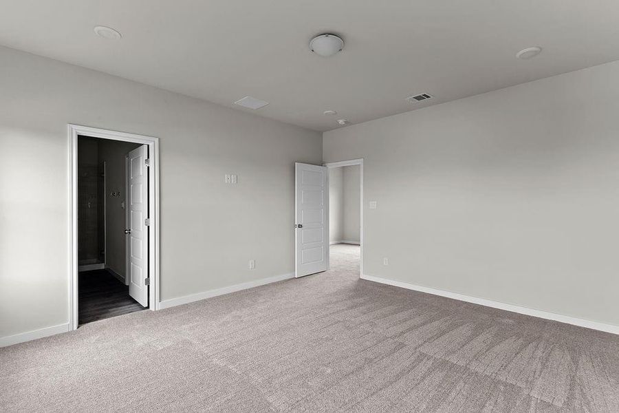 Spacious, unfurnished interior of a new home in Trails of Fossil Creek, Fort Worth (Image 21).