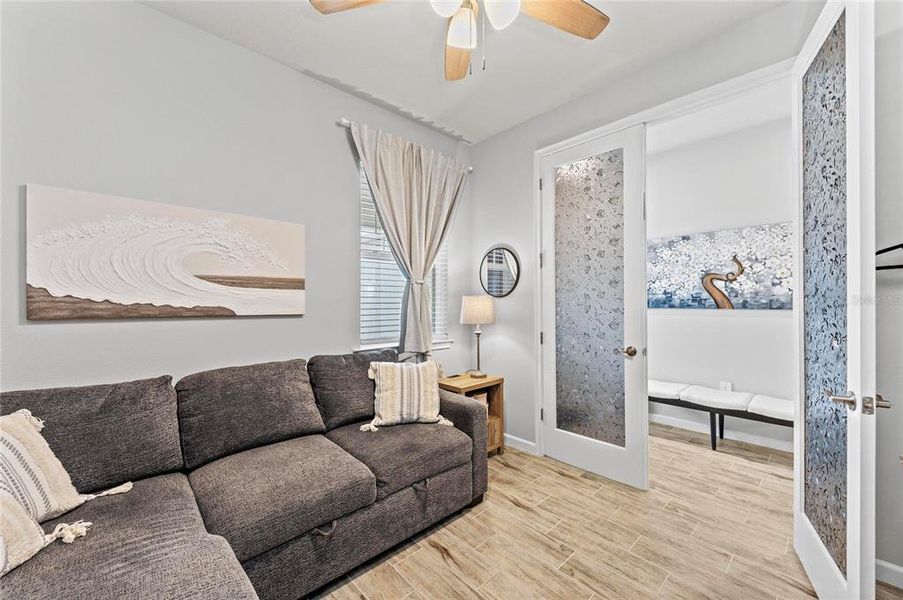 Furnished interior view inside a new home in , Venice (Image 31).