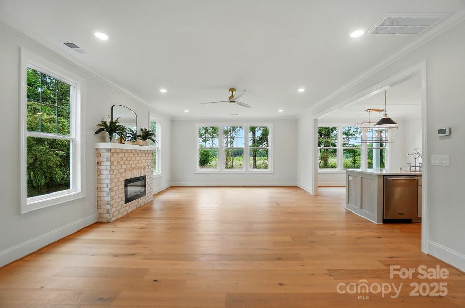 Spacious, unfurnished interior of a new home in , Waxhaw (Image 18). Spacious, unfurnished interior of a new home in , Waxhaw (Image 18).