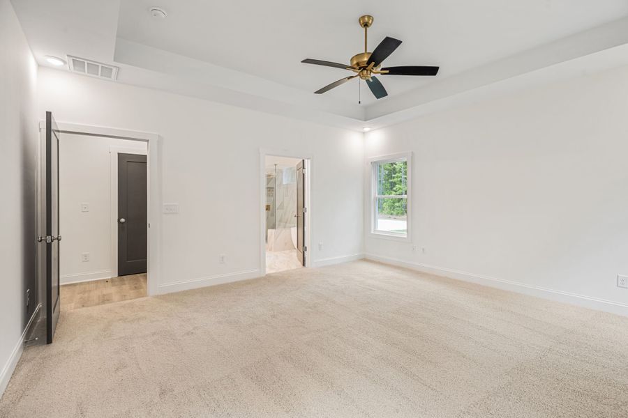 Spacious, unfurnished interior of a new home in Flint Farms, Concord (Image 20).