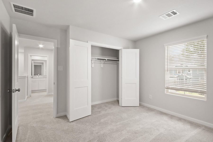 Spacious, unfurnished interior of a new home in Maple Heights, Porter (Image 15).