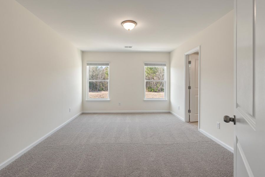 Spacious, unfurnished interior of a new home in The Landings at Montague, Goose Creek (Image 23).