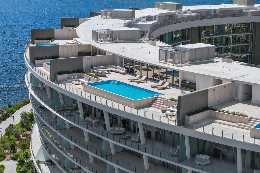 Condo located in Miami, FL showcasing its design and architecture (Image 23).