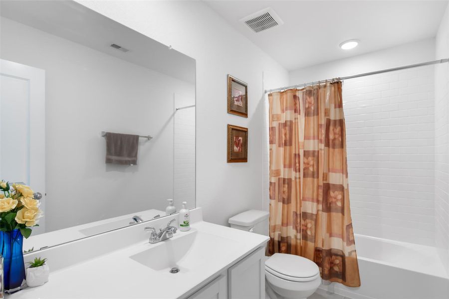 Full secondary bathroom Full secondary bathroom
