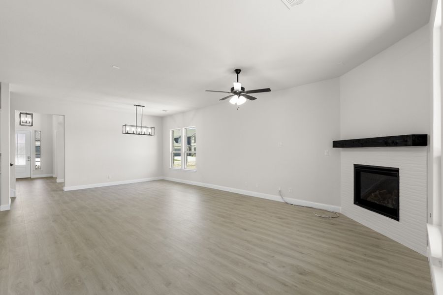 Representative unfurnished interior of a home built from the Cedarwood II by Sandlin Homes in Lakesong, Midlothian (Image 25).