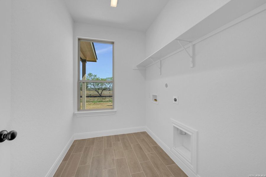 Spacious, unfurnished interior of a new home in Preserve at Annabelle Ranch, San Antonio (Image 32).