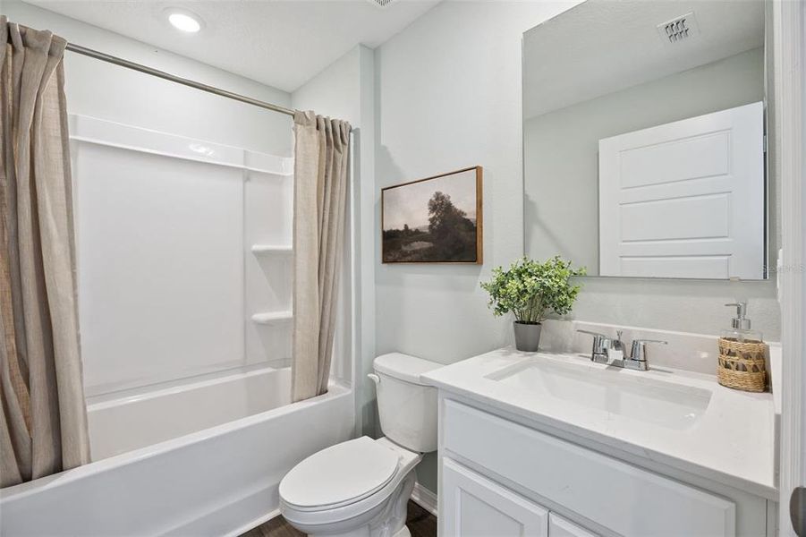 Furnished interior view inside a new home in , Tavares (Image 26).