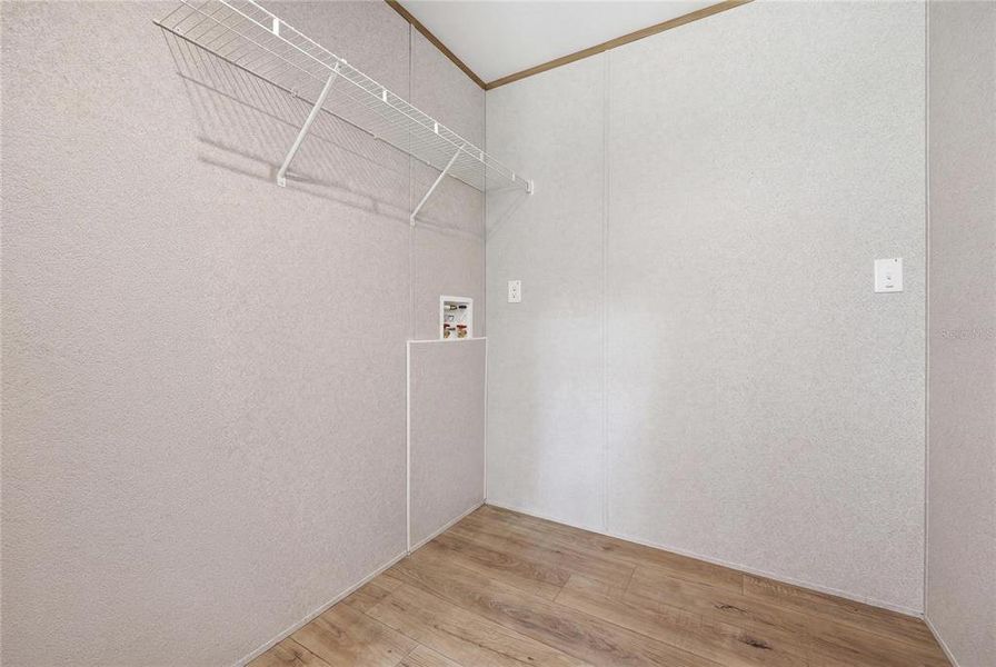 Spacious, unfurnished interior of a new home in , Bronson (Image 35).