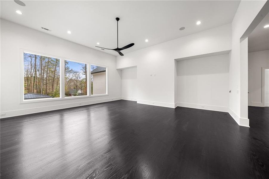 Spacious, unfurnished interior of a new home in , Sandy Springs (Image 77).
