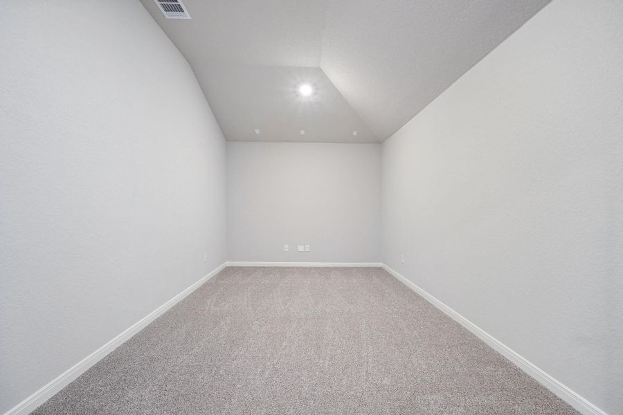 Spacious, unfurnished interior of a new home in Kingdom Heights, Rosenberg (Image 26).