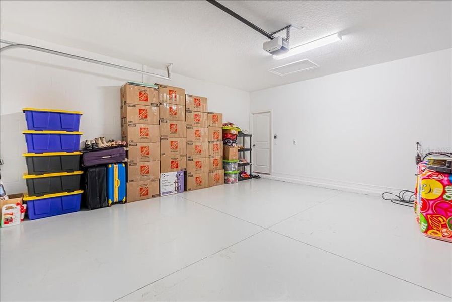 Furnished interior view inside a new home in Pearl Estates, Lutz (Image 19).