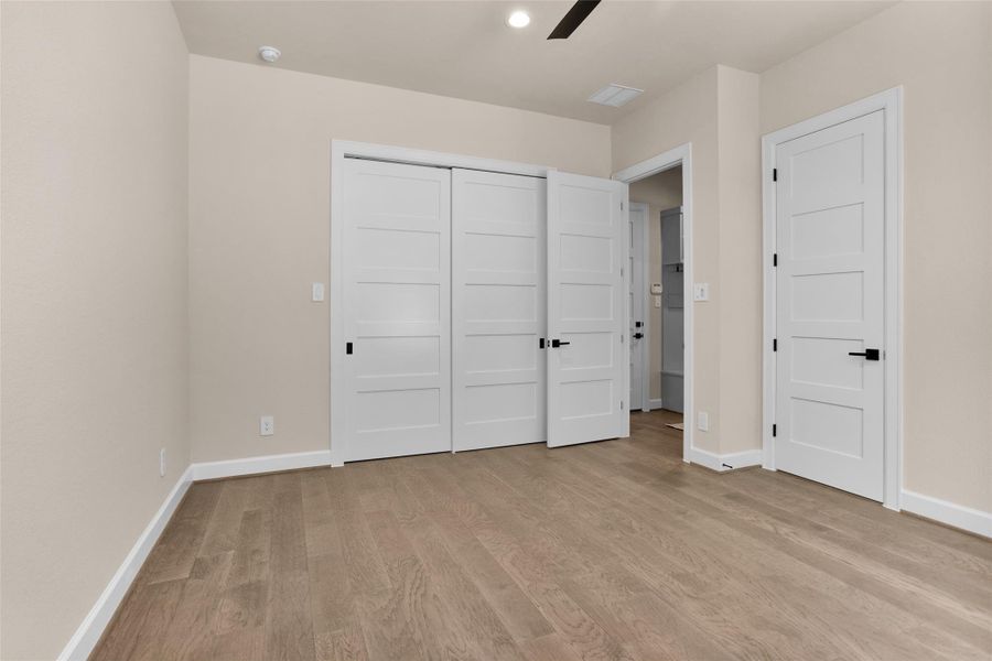 Each guest suite comes with itsown bath and boasts elevatedceilings and generous closetspace!