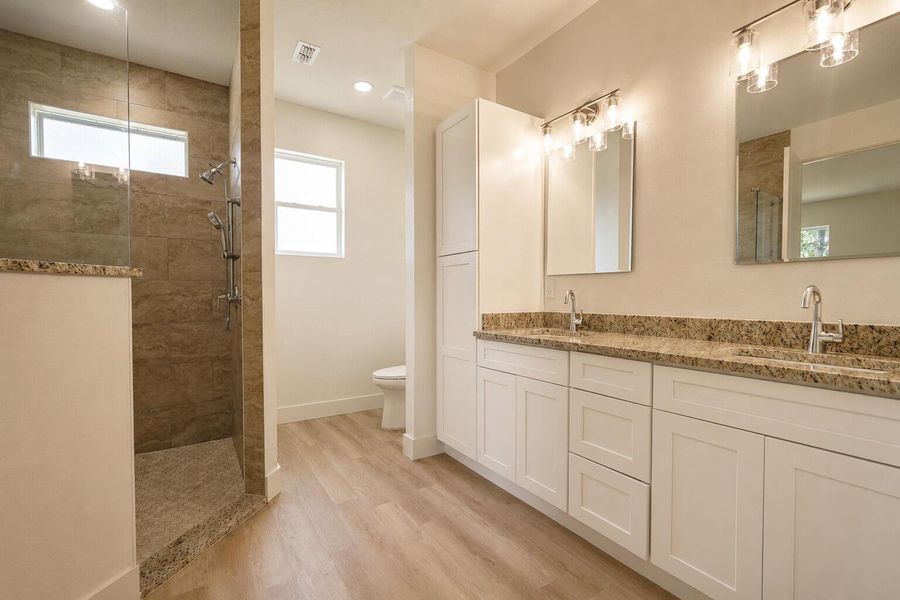12 - Primary Bath
