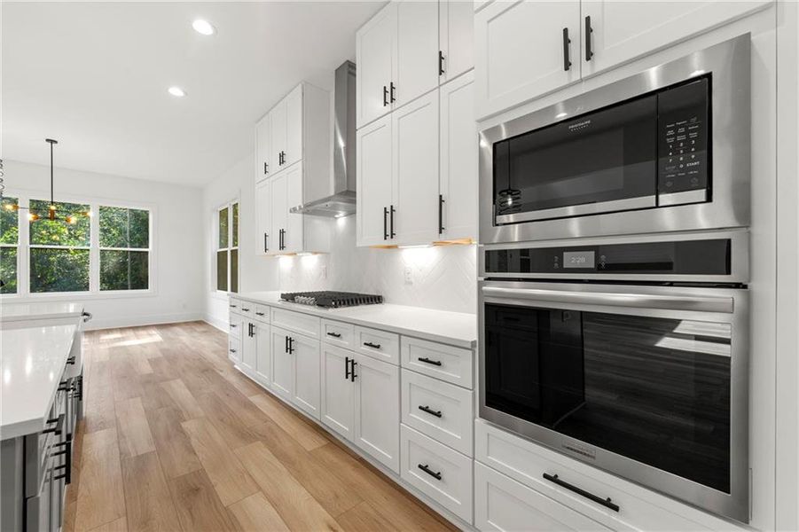 Furnished interior view inside a new home in , Jefferson (Image 9).