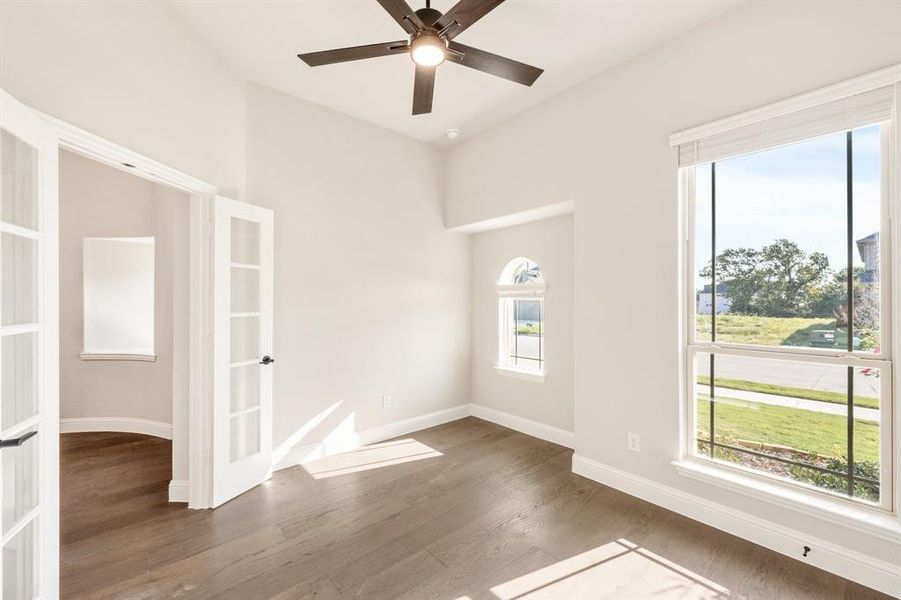 Spacious, unfurnished interior of a new home in Liberty, Melissa (Image 25).