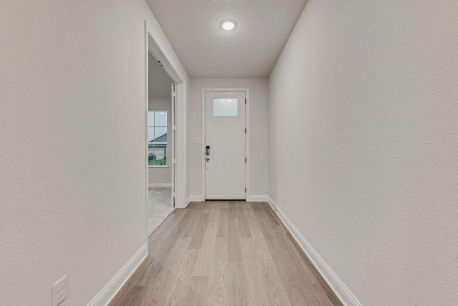 Spacious, unfurnished interior of a new home in Creekside of Crowley, Crowley (Image 24).