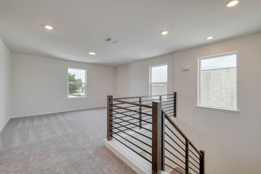 Spacious, unfurnished interior of a new home in Overlook Ranch, Georgetown (Image 20).