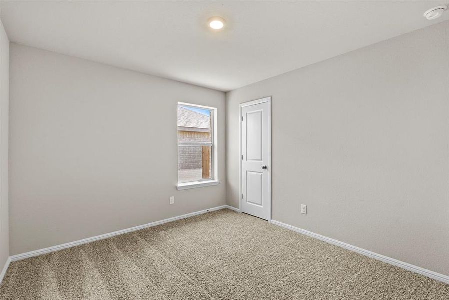 Spacious, unfurnished interior of a new home in Meadowbrook Estates, Cleburne (Image 14).