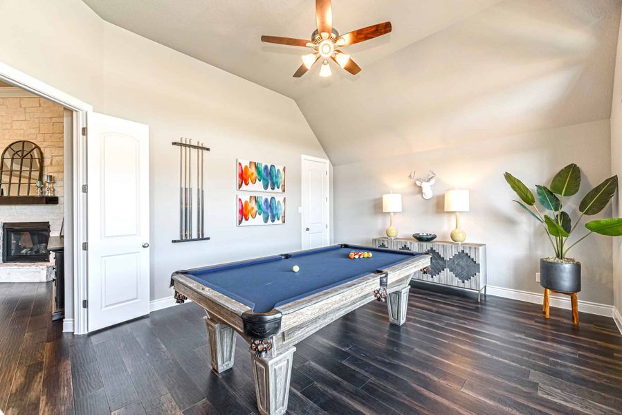 Representative furnished interior of a home built from the 4290 by Ravenna Homes in Artavia 70′, Conroe (Image 16). Representative furnished interior of a home built from the 4290 by Ravenna Homes in Artavia 70′, Conroe (Image 16).