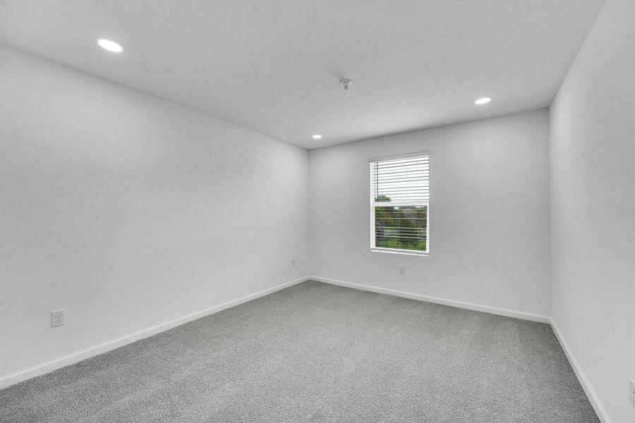 Spacious, unfurnished interior of a new home in Bent Creek: The Meadows Collection, Fort Pierce (Image 13).