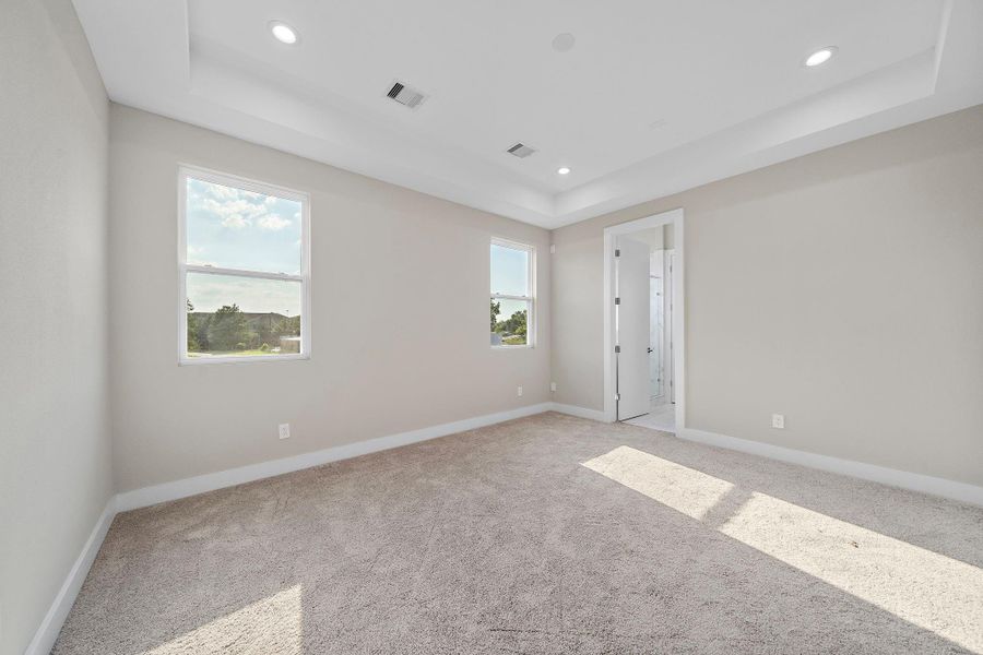 Spacious, unfurnished interior of a new home in Wellford Village, Houston (Image 14).