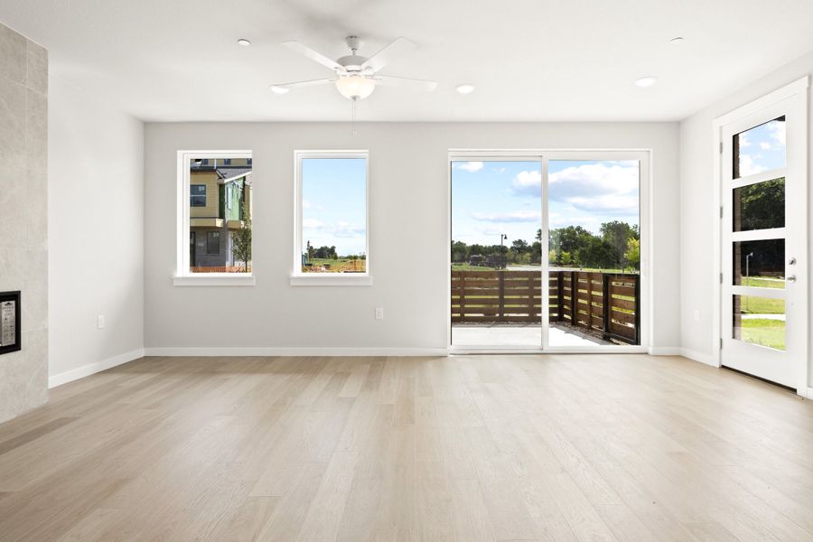 Spacious, unfurnished interior of a new home in Ten Mile Creek, Celina (Image 25).